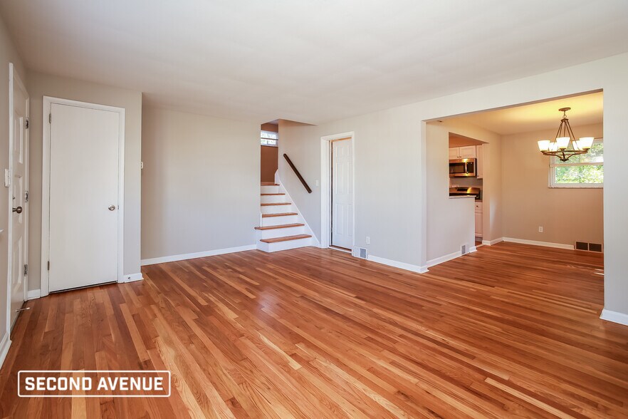 Building Photo - 667 Regency Dr