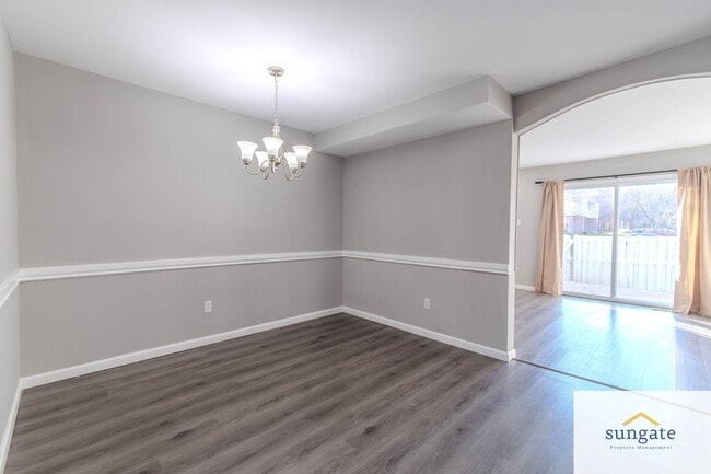 Building Photo - 4254 Cayuga Rd