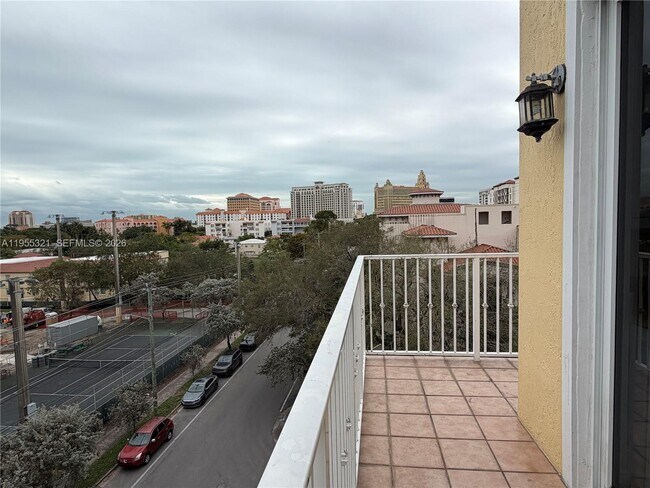 Building Photo - 107 Mendoza Ave