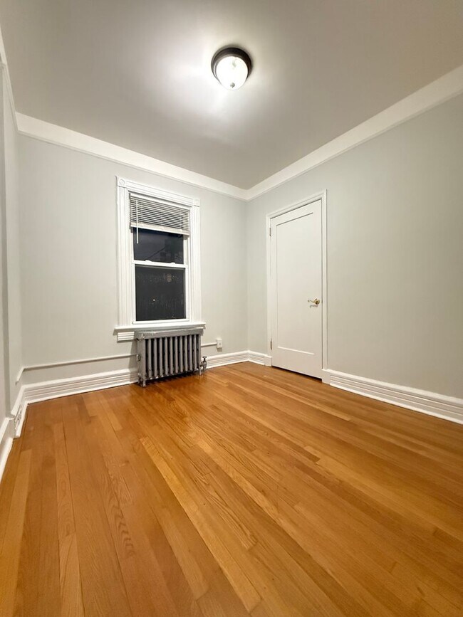 Building Photo - 125 Chester St