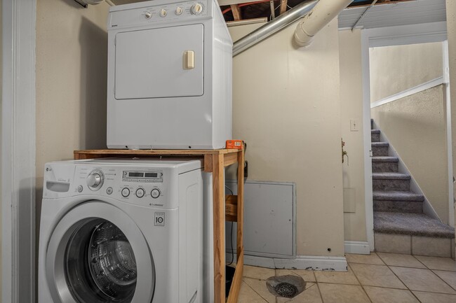 Building Photo - 720 N Foote Ave