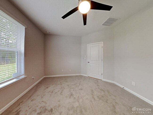 Building Photo - 298 Charlie Way