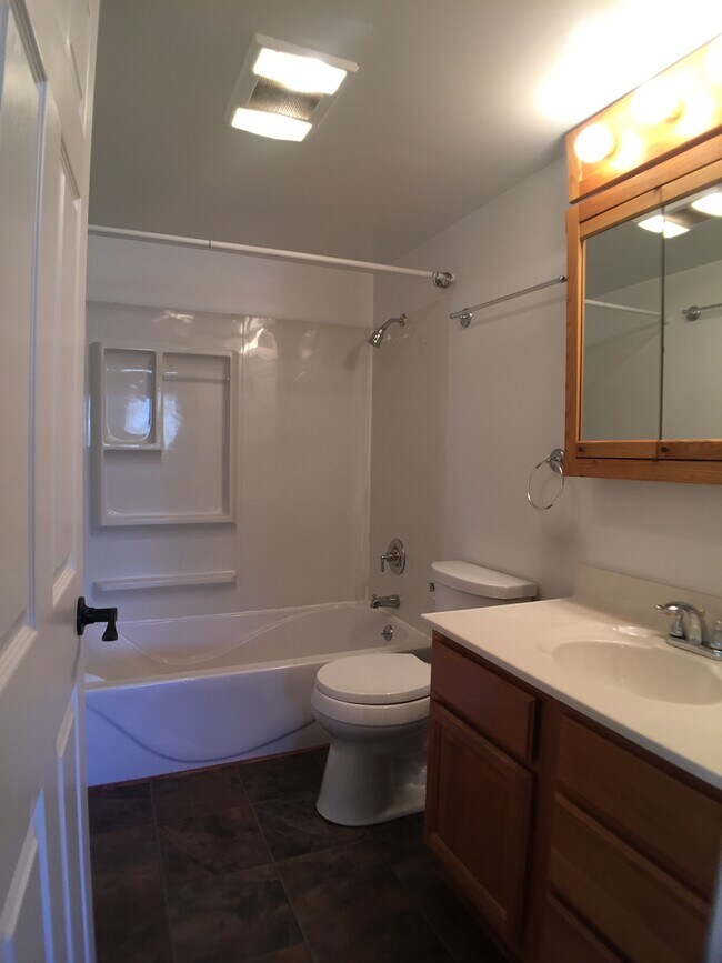 Building Photo - 1402 Altamont St