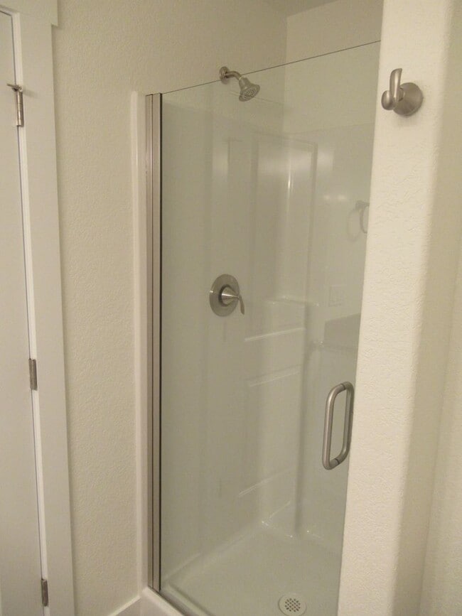 Building Photo - Brand New 3 bedroom Duplex