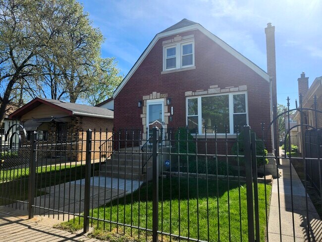 Primary Photo - 8731 S Constance Ave