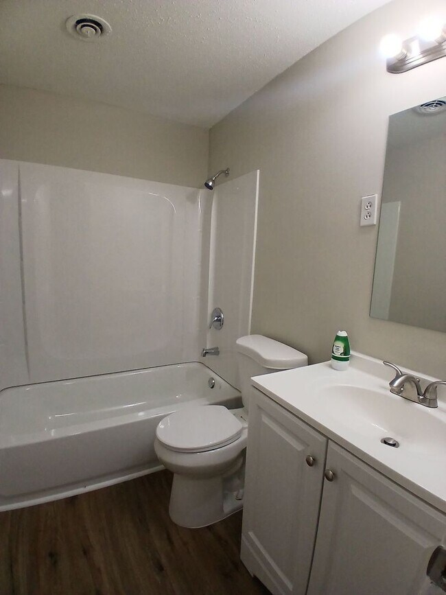 Building Photo - Completely renovated 4 Bedroom, 1.5-Bath |...