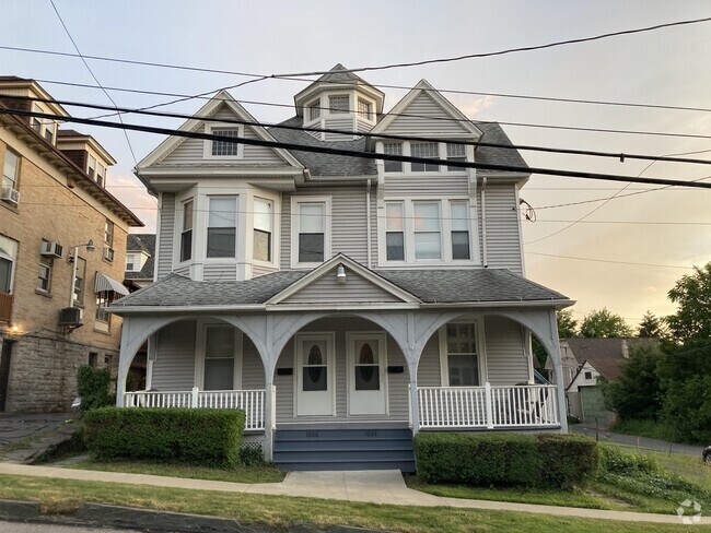 Building Photo - 1026 Pine St