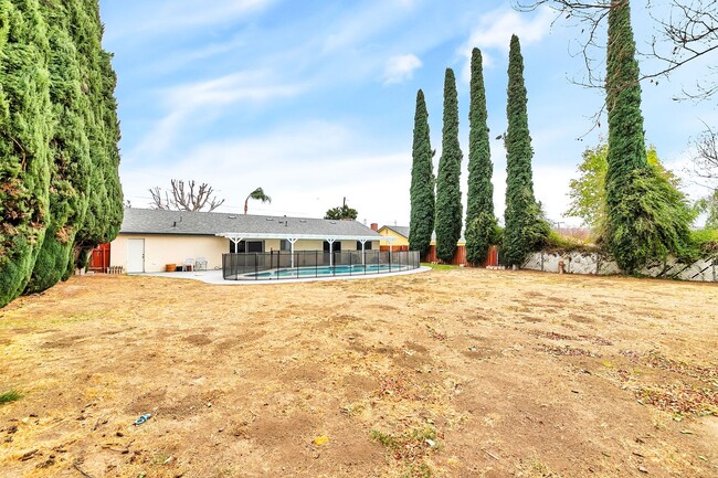 Building Photo - Charming Single-Family Home in Simi Valley