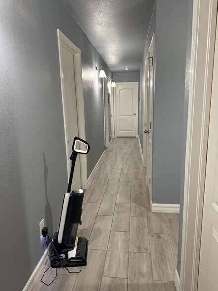 Building Photo - 14233 Escalera Dr