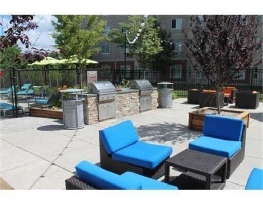 Building Photo - 1 Cityview Ln