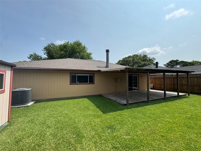 Building Photo - 9831 Shell Rock Rd