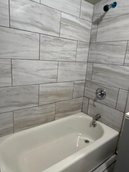 Building Photo - 105 SW 43rd St