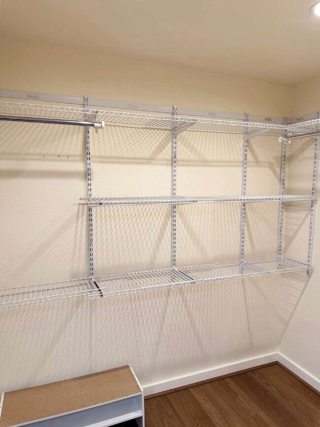 Building Photo - Updated 1-Bedroom Retreat in the Heart of the Springs.