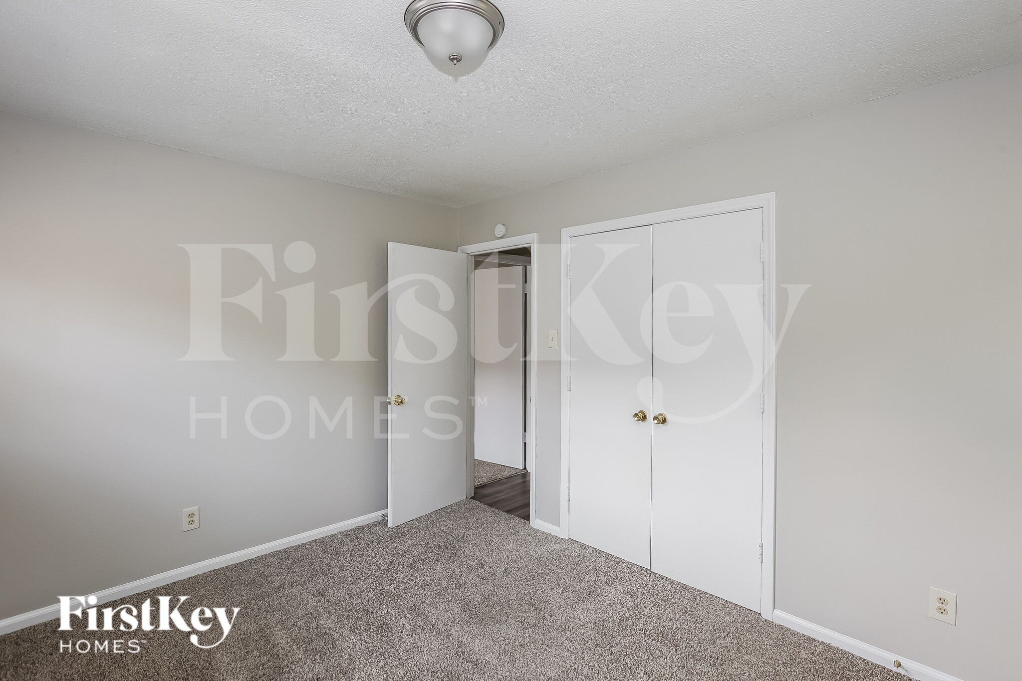 Building Photo - 2330 Knight Dr