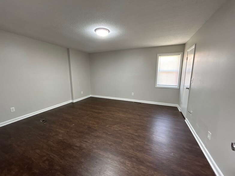 Building Photo - 37 Brianfield Dr