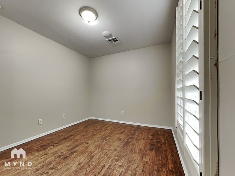 Building Photo - 5733 S 21st Pl