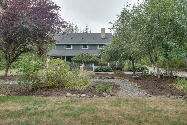 Building Photo - Move in Special! Ravensdale 3 Story,on shy...