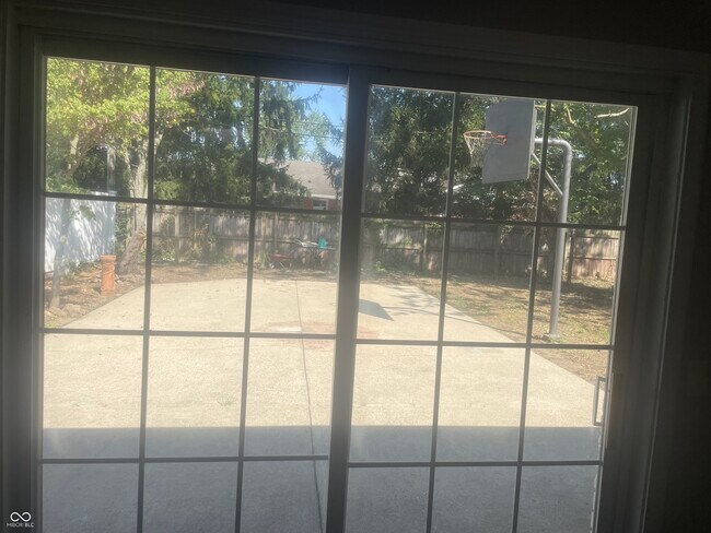 Building Photo - 1416 Miami Ct S