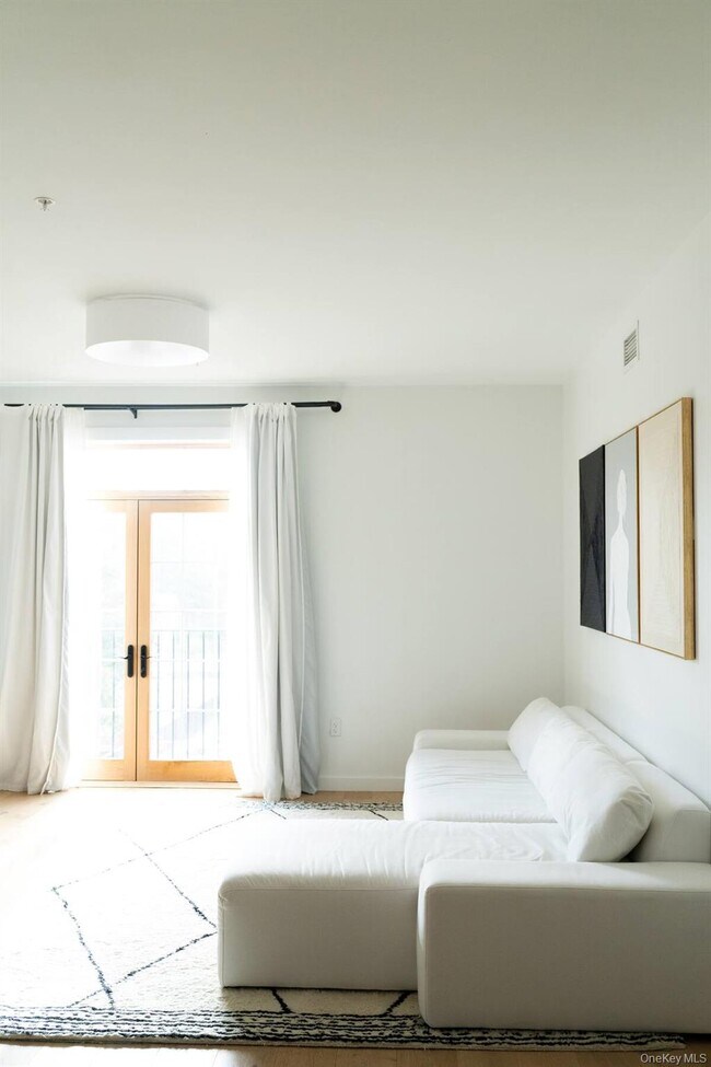 Building Photo - 249 Main St