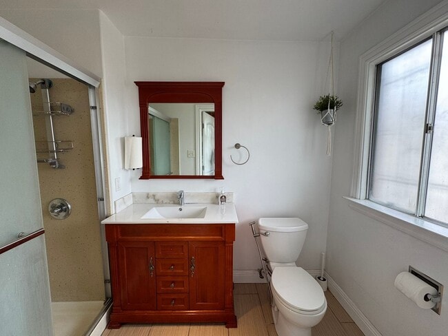 Building Photo - 1 Bed 1 Bath in Portola
