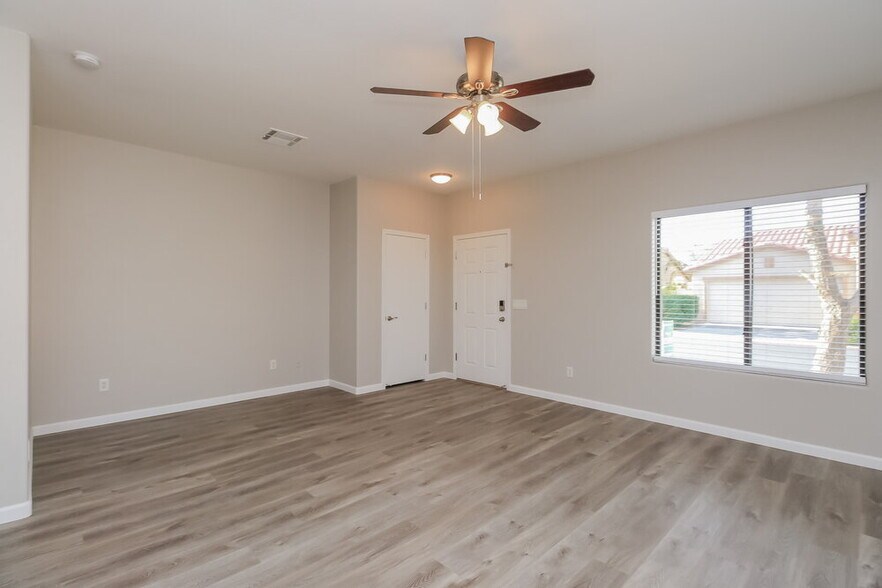 Building Photo - 2593 S Powell Rd