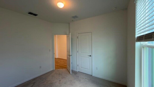 Building Photo - 4568 ORCHARD VIEW Aly