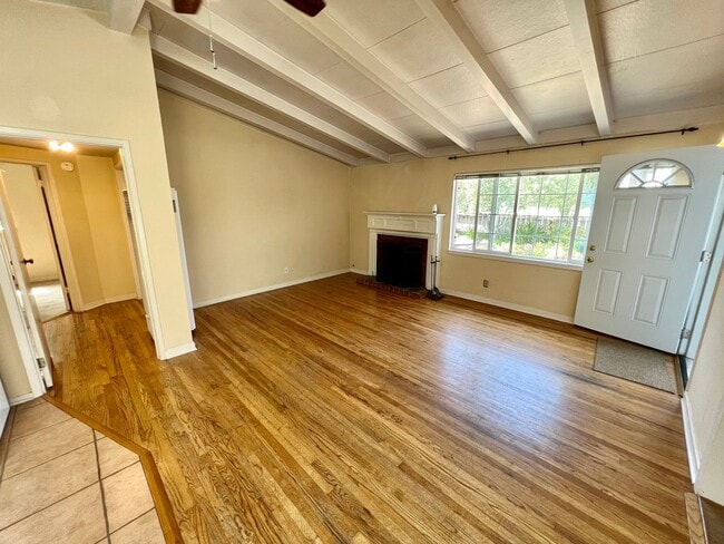 Building Photo - Archer Manor - Apply NOW!!