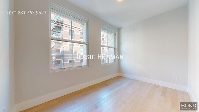 Building Photo - 452 Broome St