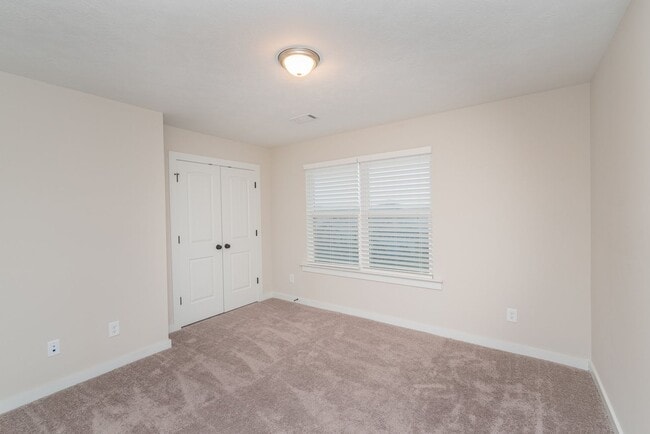 Building Photo - Welcome home to Summerton Village, where beauty, comfort, and value come together effortlessly.