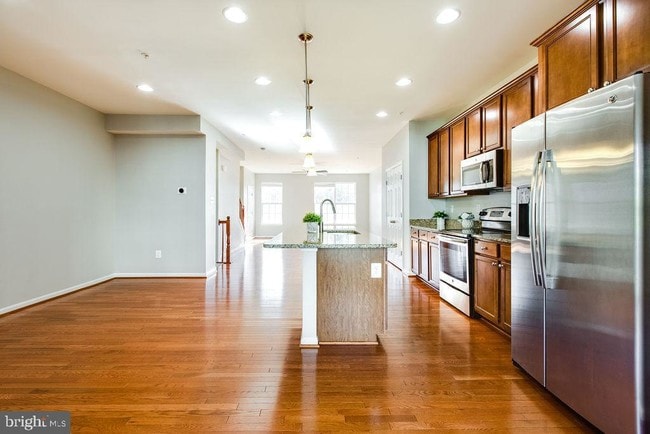 Building Photo - 7831 River Rock Way