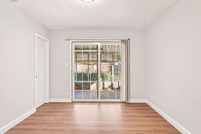 Building Photo - 4448 Irvington Ave