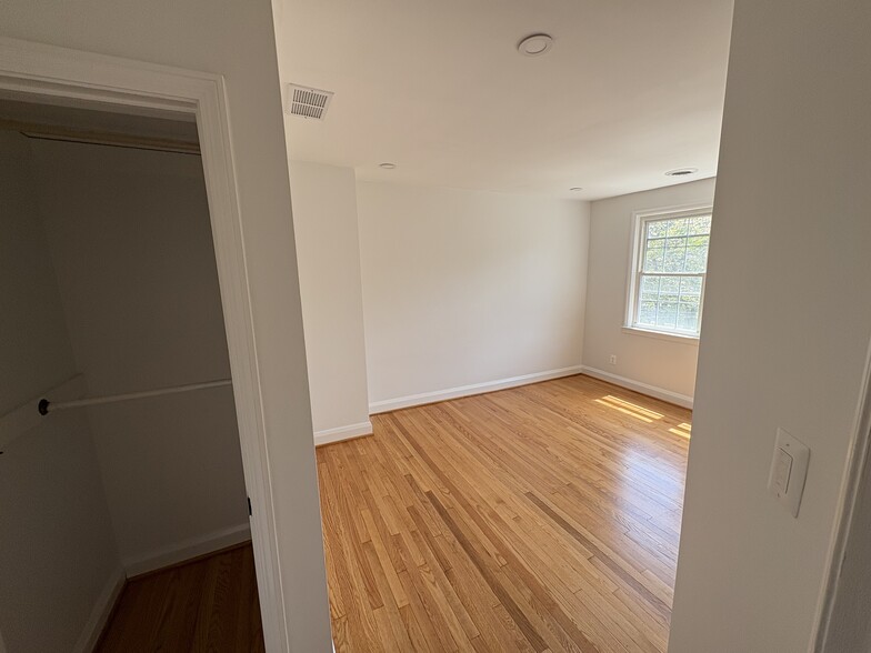 Building Photo - 111 Glen Argyle Rd