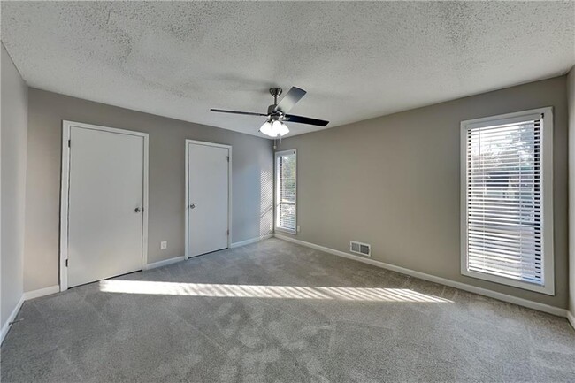 Building Photo - 3296 Timber Bluff Dr NE