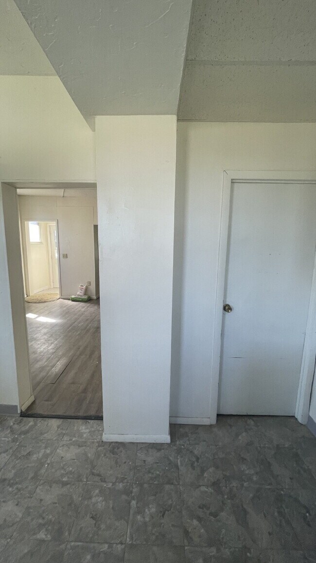 Building Photo - Discover Potential: Prime Location for Your Next Venture at 410-412 Parker Avenue, Scottdale!