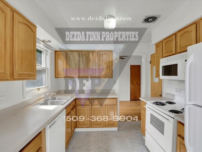 Building Photo - South Hill 3 bed/1 bath rancher with primo...
