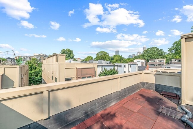 Building Photo - 3 Bedroom Townhome W/ Uptown Views (Coming...