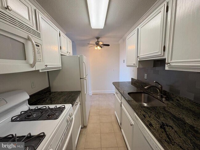 Building Photo - 501 Slaters Ln