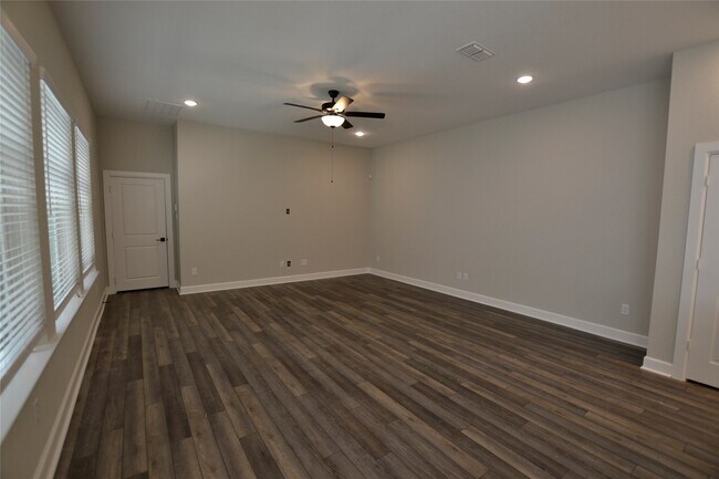 Building Photo - 2151 Creekside Breeze Dr