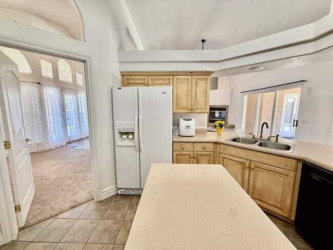 Building Photo - 4-BR Home in Shadow Mountain @ Green Valley