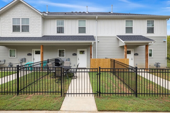 Building Photo - 1851 S Garland Ave