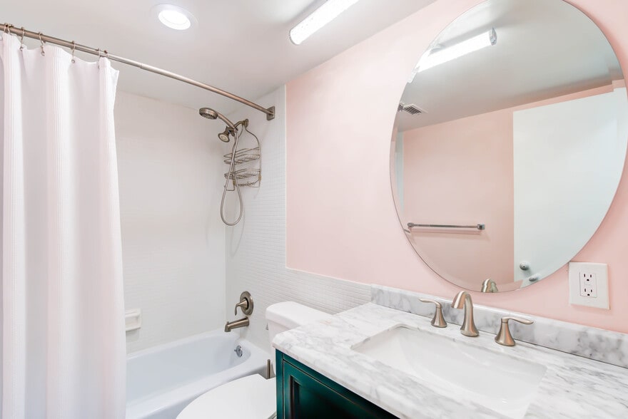 Building Photo - 490 M St SW