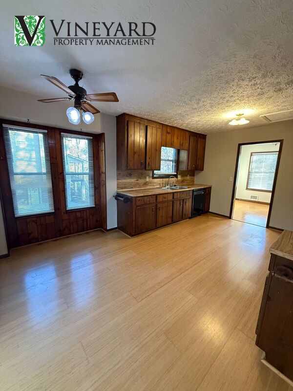 Building Photo - 1623 Rex Dr