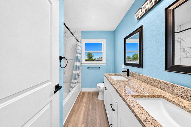Building Photo - 115 Country Club Dr