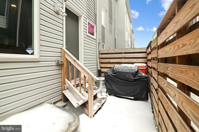 Building Photo - 1638 N 5th St