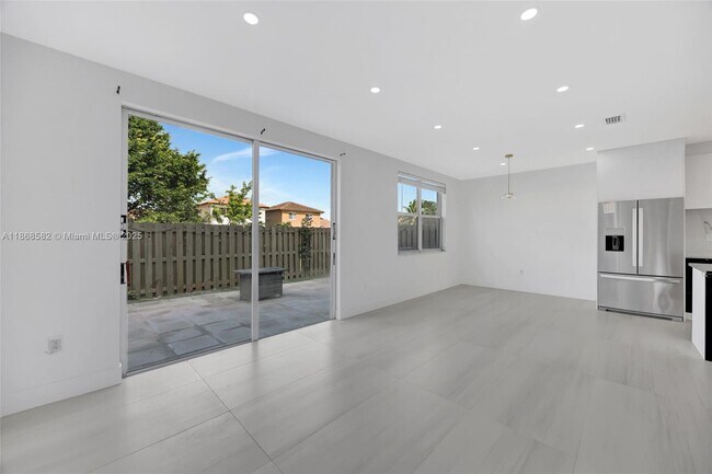Building Photo - 964 NE 41st Pl