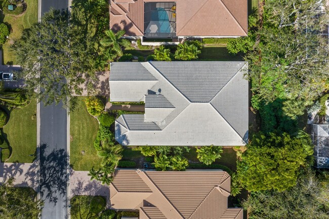 Building Photo - 1409 W Island Club Square