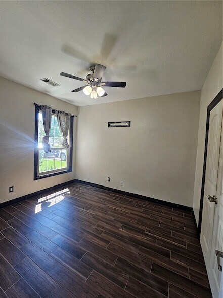 Building Photo - 13922 Somersworth Dr