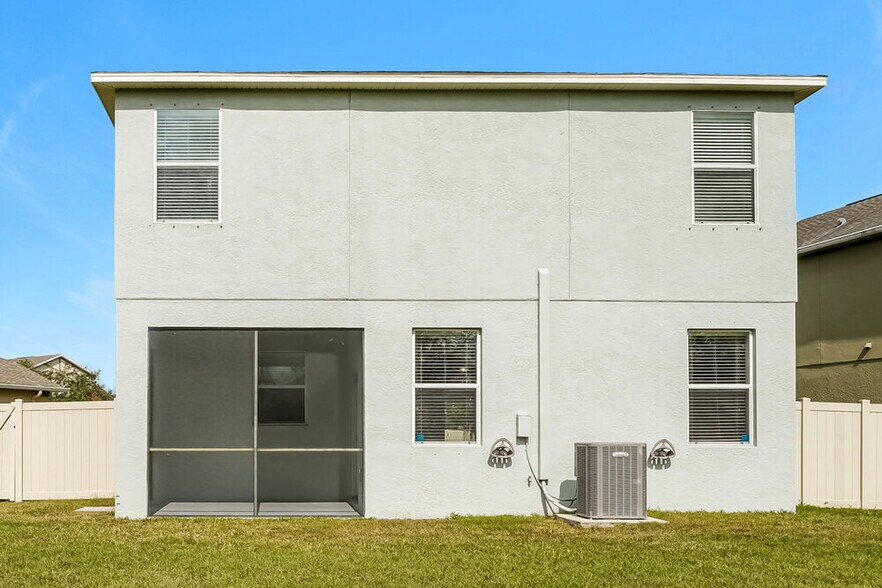 Building Photo - 13946 Lugano Ct