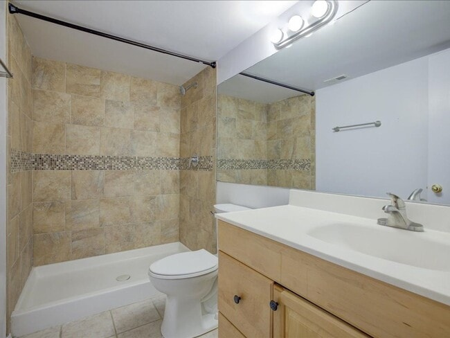 Building Photo - Charming 2-Bedroom, 2-Bath Home with Community Pool