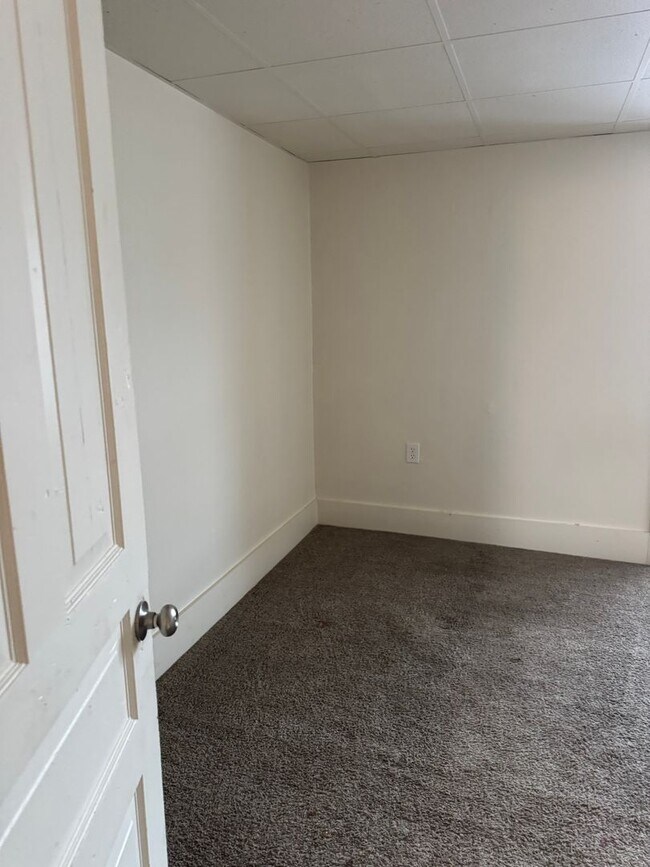 Building Photo - 1559 W King St